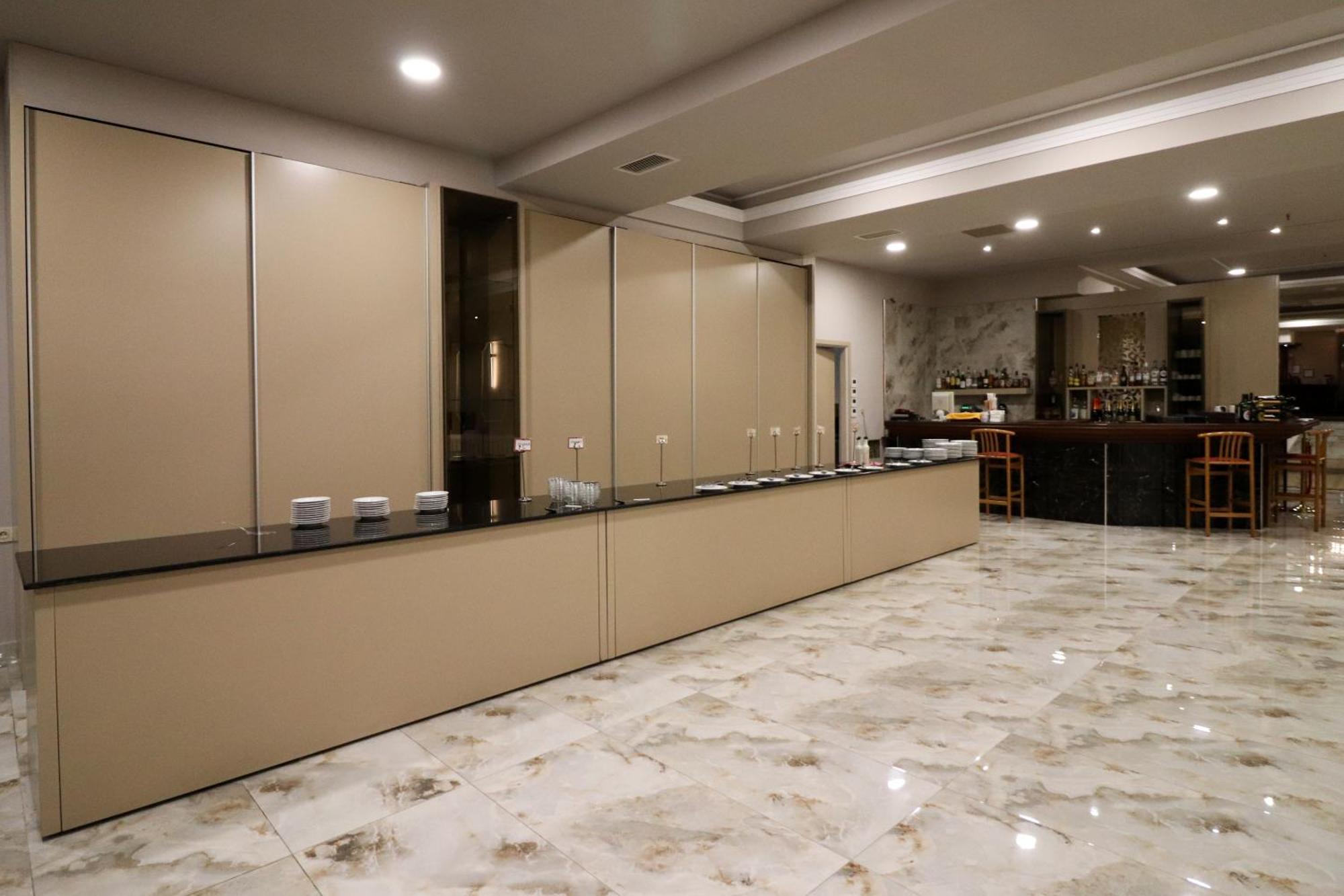 Hotel Orfeas กาลัมปากา ภายนอก รูปภาพ