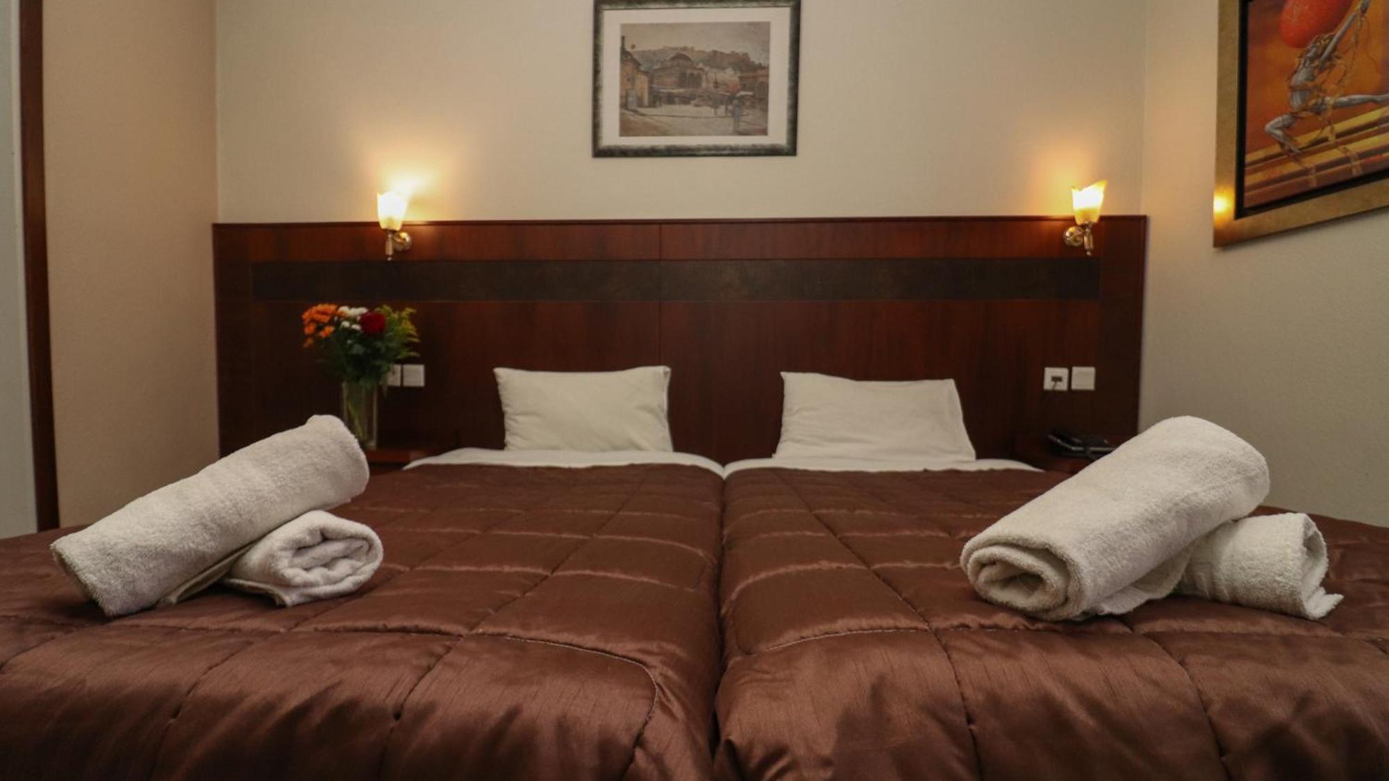 Hotel Orfeas กาลัมปากา ภายนอก รูปภาพ