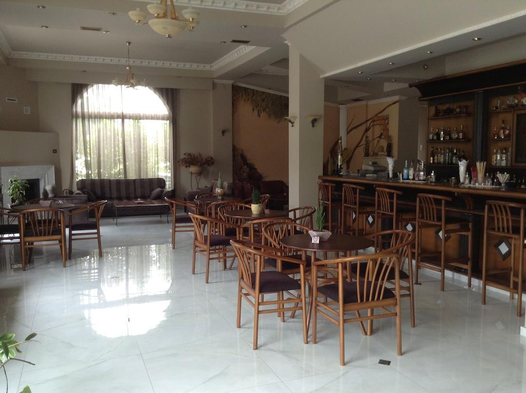 Hotel Orfeas กาลัมปากา ภายนอก รูปภาพ