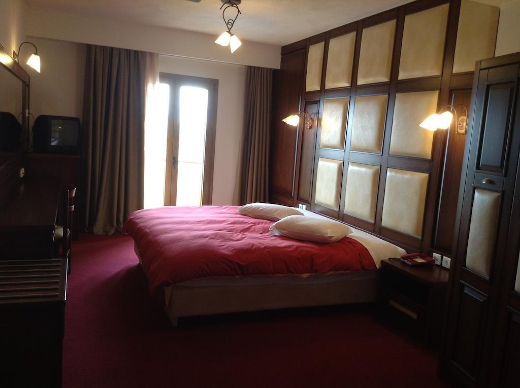 Hotel Orfeas กาลัมปากา ภายนอก รูปภาพ
