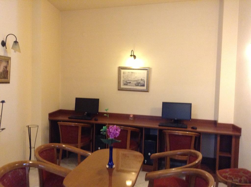 Hotel Orfeas กาลัมปากา ภายนอก รูปภาพ