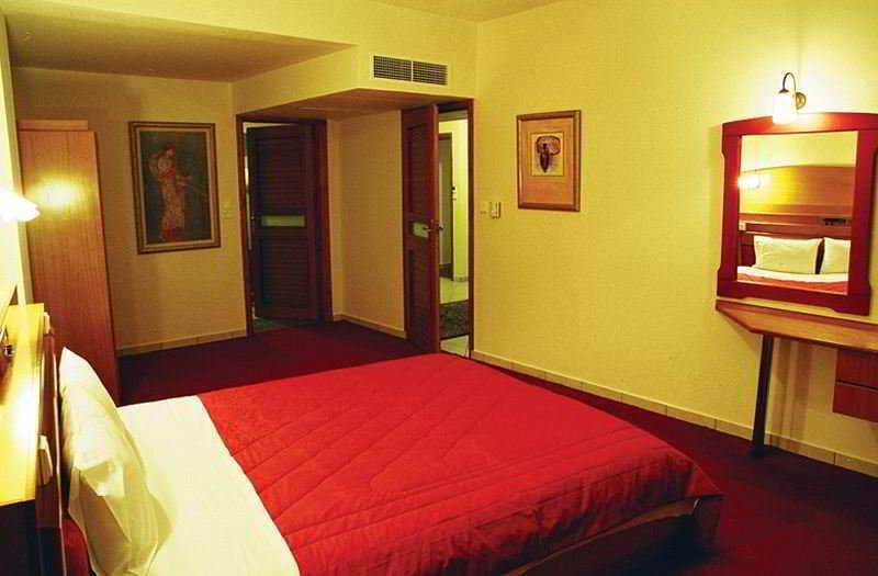 Hotel Orfeas กาลัมปากา ภายนอก รูปภาพ