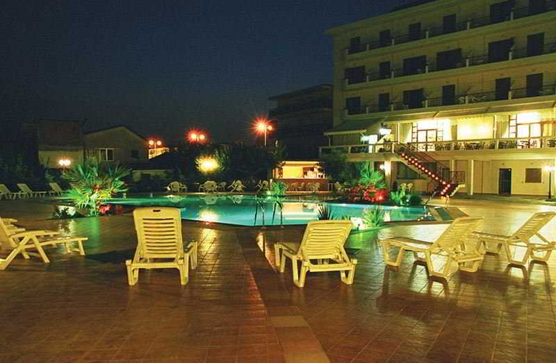 Hotel Orfeas กาลัมปากา ภายนอก รูปภาพ
