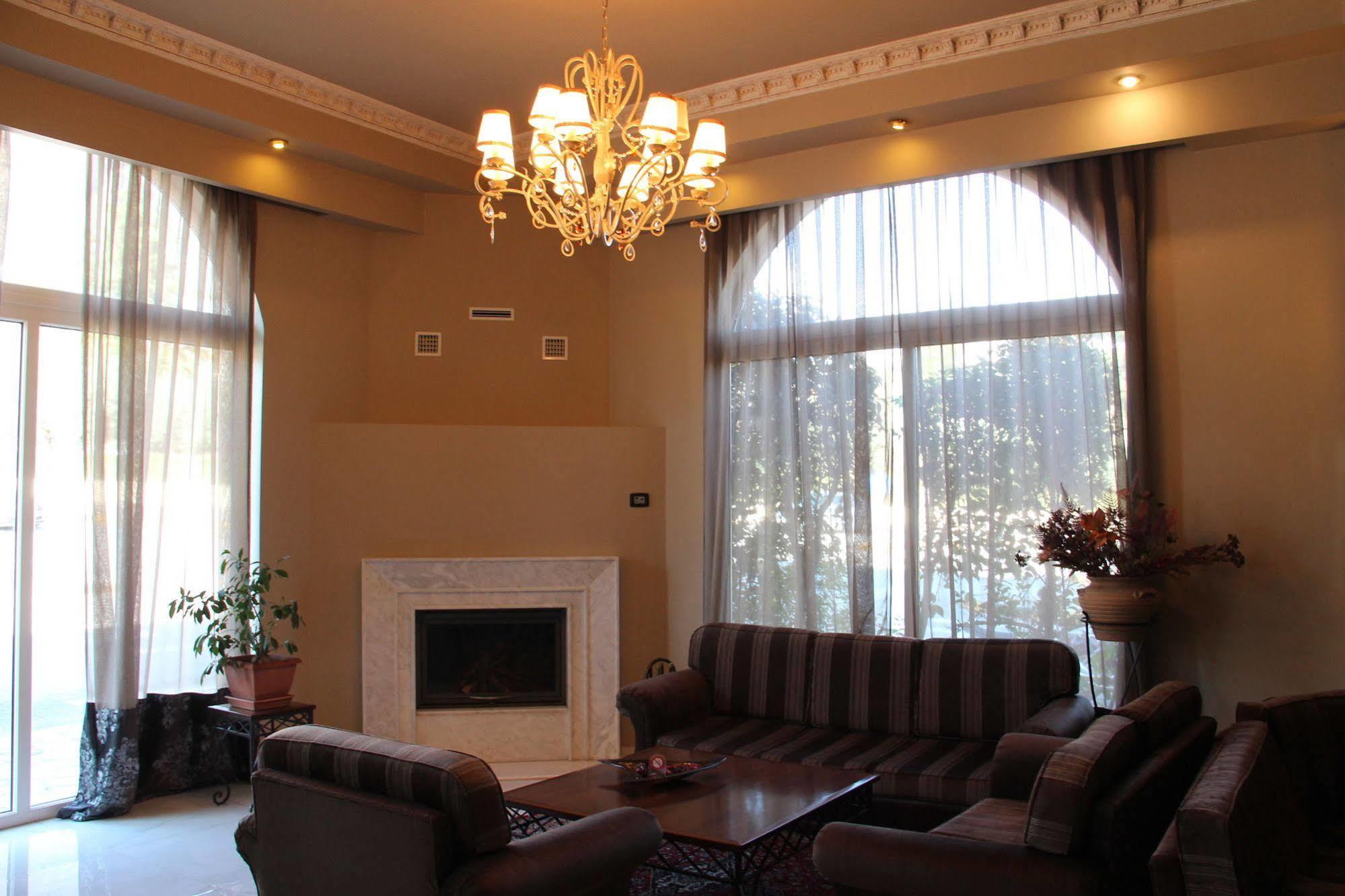 Hotel Orfeas กาลัมปากา ภายนอก รูปภาพ