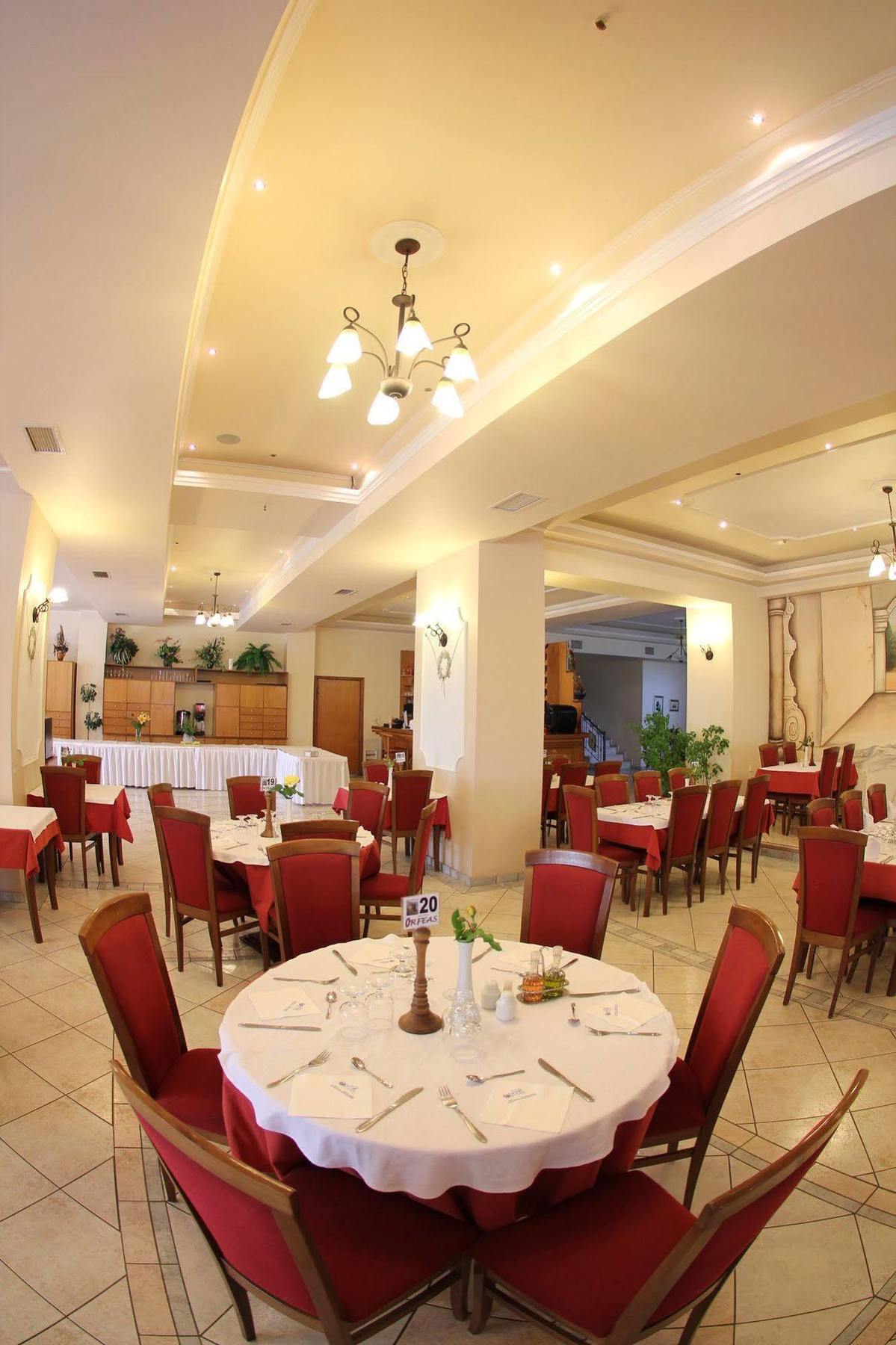 Hotel Orfeas กาลัมปากา ภายนอก รูปภาพ