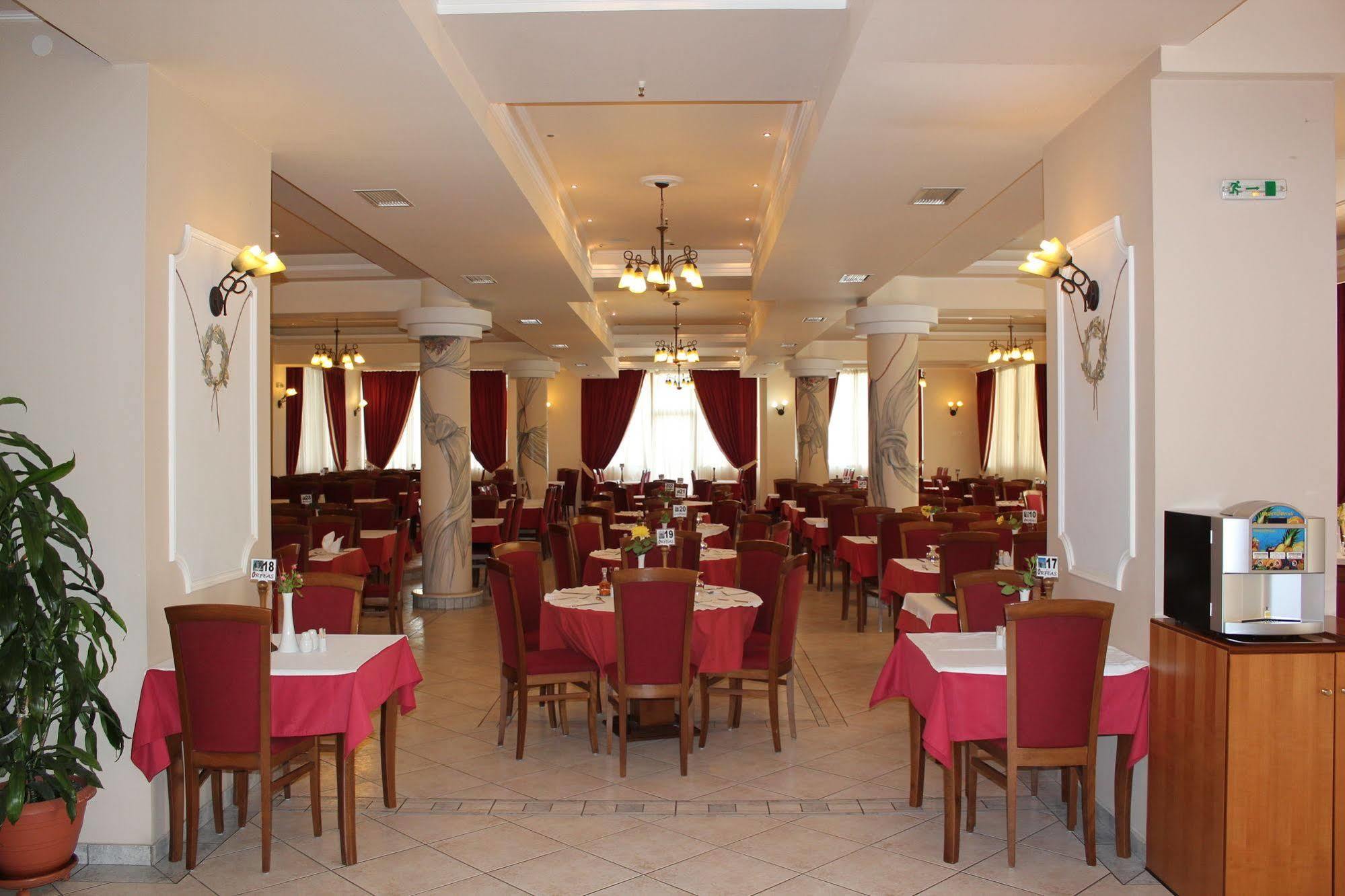Hotel Orfeas กาลัมปากา ภายนอก รูปภาพ